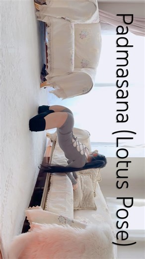 Lotus Pose Variation Flow🪷 #stretch #morning #yoga #HOME