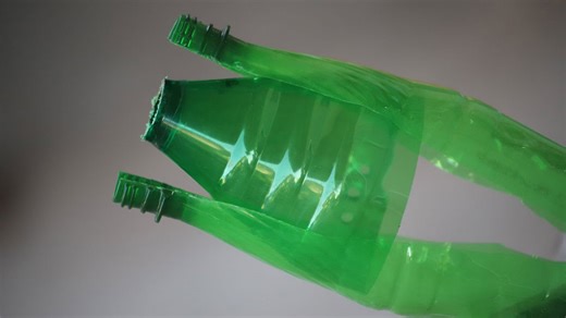 Few people know these plastic bottle tricks
