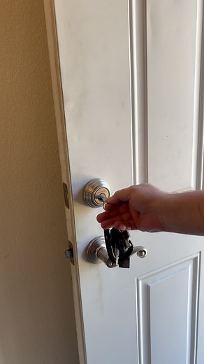 No need for a whole new lock or door knob. Here’s how to rekey your door in less than a minute! Perfect for landlords. #handyman #DIY #rentalproperty #landlord #homeproject #selfemployed