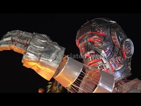 Brazilian President Lula gets image boost at Rio Carnival, but also faces legal risks