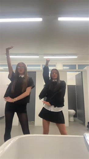 Exploring the Vibes of UK Schools and Fashion Trends