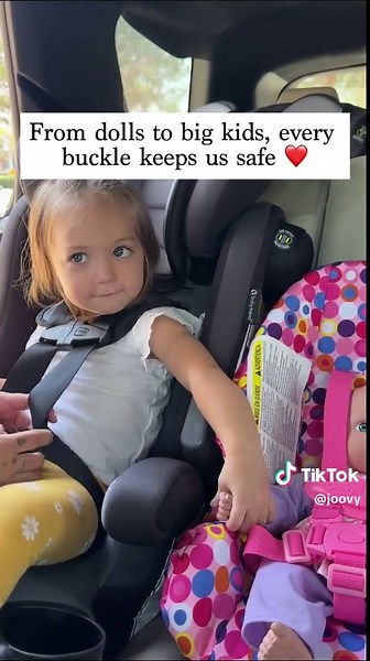 Little hands learning big habits. Buckling in their doll today… buckling themselves in tomorrow. #joovy #holidaygift #toddlerlife #momlife #dolltoys #dollaccessories