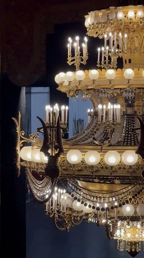 🕯️POV : Le lustre du Palaus Garnier se refait une beauté #opera