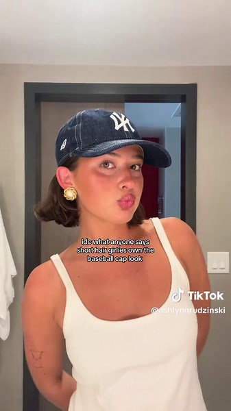 Short Hair Baseball Cap Hairstyles for Everyday Look