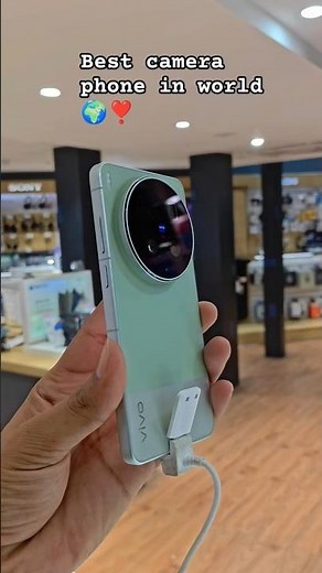 Vivo X300 Ultra is INSANE! 🤯 Better Camera than iPhone? #vivox300ultra #iphone17pro #shortvideo