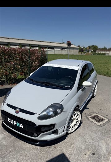 Abarth: Fascino Eterno e Potenza Italiana