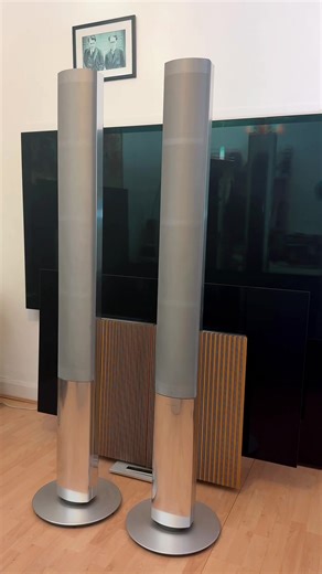 BeoLab 1 timeless aluminium columns built to deliver powerful, detailed sound. Tall, sculptural design. Room-filling performance. A speaker that still commands attention today. Perfect for stereo setups or as part of a premium home cinema system. ⚡ Pre-loved piece available ⚡ Excellent condition ⚡ Limited availability 👉 DM us “BL1” to secure this classic 💳 0% finance available 🌍 Worldwide delivery 🛠 Professional installation available Because true design never goes out of style. : BeoLab 1 s