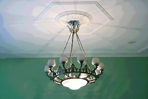 Why Electricians Never Ignore Flickering Lights—And You Shouldn't Either