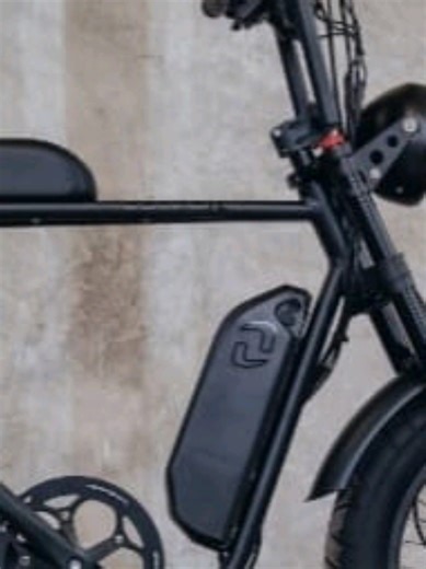 It felt like spring… but winter isn’t done yet ❄️🔋 3 quick tips to keep your e-bike battery healthy in cold weather: • Let the battery warm up to room temperature before charging • Store it indoors when temps drop near freezing • Always close the charging port cover • Not riding? Store your battery at ~50% charge inside Save this for later ⚡ #accu #bike #ebike #fatbike #tip