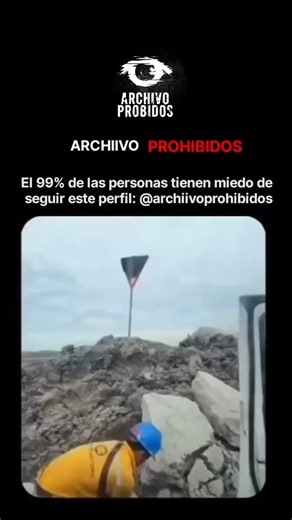 archiivo prohibidos on Instagram: "This video features one of the most famous hidden-camera stunts in television history: the "Ghost Girl in the Elevator" prank from the Brazilian variety show Programa Silvio Santos. Produced for the show's "Câmeras Escondidas" (Hidden Cameras segment, the prank became a global viral sensation for its elaborate production and the extreme reactions of its unsuspecting victims. The legendary host Silvio Santos, a titan of Brazilian media, was known for these high-