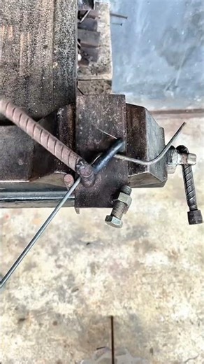 Showcasing a simple and effective homemade wire bender. #lifehacks #installation #construction #tech