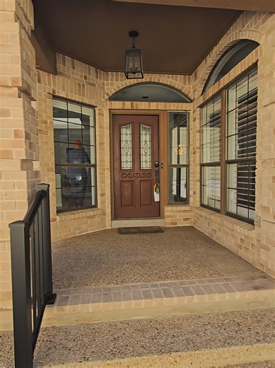 This HOME feels good inside and out, with 3 Bedrooms 2.5 baths this home offers great convenience to Sonterra Golf Club in Stone Oak a prestigious gated community. #foryoupage #luxuryhomes #sanantoniotx #realtorlife