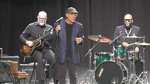 VOLUME UP 🔊A Montgomery blues band taught school kids just how blues is done. John Bull, an artist from Montgomery, was invited to campus to perform at Crosby Theater. Photojournalist James Fowler has the sights and sounds: | TROY TrojanVision