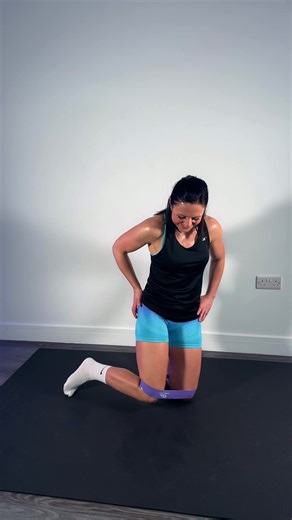 Pain doesn’t always start where you feel it. When the deep hip muscles — like the pelvic floor, gluteus medius/minimus, and deep core — are weak, the body adapts by compensating. What happens next: • The lower back takes over • Hamstrings work overtime • Movement becomes inefficient • Pain shows up in places that aren’t the real problem Strong, stable hips help: ✔ Distribute load evenly ✔ Reduce unnecessary strain ✔ Improve balance and control ✔ Protect the lower back and knees Instead of chasin