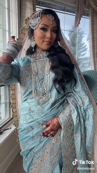 Bengali Bridal Sari with Cathedral Veil - 2022 Desi Wedding Trends