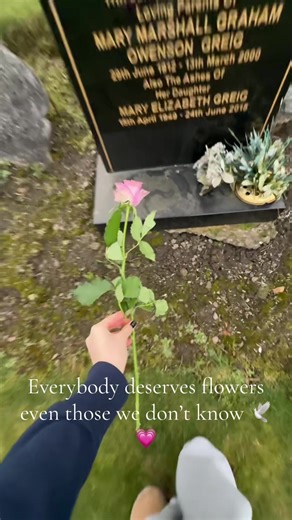Honoring Those Who Have Passed: The Gift of Flowers