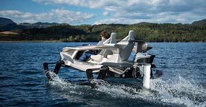 Electric hydrofoil finally ready to skim the waves
