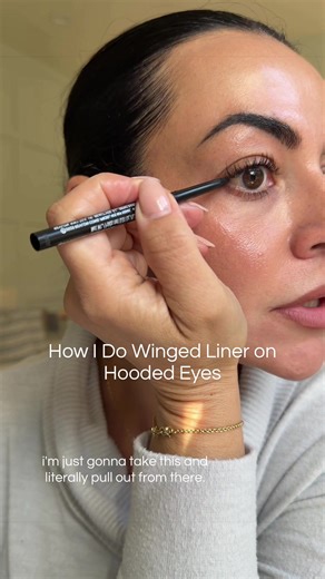 Makeup Tips for Women Over 40: Winged Liner Techniques