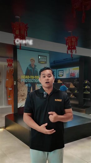 Di area kerja, tidak ada kompromi untuk urusan keselamatan. Menggunakan kacamata safety bukan hanya aturan, tapi bentuk tanggung jawab pada diri sendiri. Tetap fokus, tetap terlindungi, dan biarkan hasil lasan yang berbicara. ​Safety isn't just a slogan, it's a way of life. #welder #batamtiktok #batampunyacerita #batam #batamhits @greatdynamicindonesia