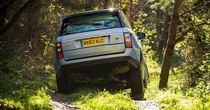 Over 121,000 Range Rovers Recalled for Suspension Defect That Could Cause Crashes