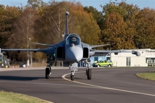 Sweden receives first Saab JAS 39 Gripen E fighters