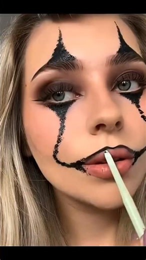 Famous joker makeup hack.😮