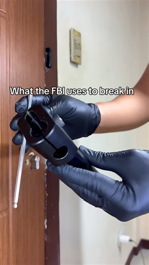 POLOCOM | Cops know this move… You Probably Don’t 😱 #polocom #lockpicks #lockpicking #locksmithtools | Instagram