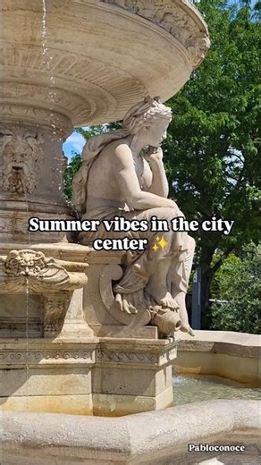 The Ultimate Budapest Travel Hub! 📍 Deák Ferenc tér