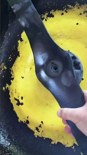 John Deere LT155; Removing 42" Freedom Deck Blades! Easy Steps