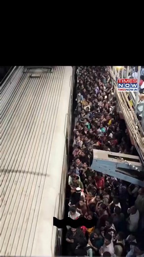 In yet another petrifying video going viral, a massive Mumbai crowd was seen risking their lives as they tried to board the Mumbai local train at the Andheri Railway Station, resulting in an almost stampede-like situation. #TimesNow #TimesNowNews | TIMES NOW