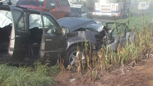 1 dead, 4 hospitalized after head-on crash in Merced County, CHP says