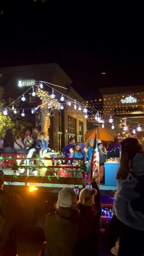 Holiday Magic Rolls In This Saturday! 🚢✨ Line up your chairs for float after float of fun or grab a seat at a downtown restaurant! The Morgan Hill Holiday Lights Parade✨ starts at 5:30 pm followed by the community tree lighting. The Magic Ship of Christmas will be around with Santa and there’s a free screening of How the Grinch Stole Christmas at the Community & Cultural Center. Tag or share if you see a familiar face here! 🎥🎄 Can’t make the parade? There are MANY MORE free and family-friendl