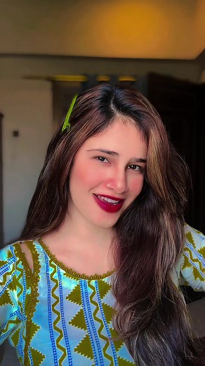 Kainat Ali: Chik Chik Sindhi Song