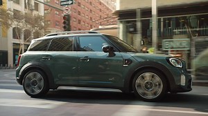 3.5M views · 3.7K reactions | Libertà significa la possibilità di scegliere cosa è meglio per te, e per le persone che ami. Plug-In Hybrid, Benzina o Diesel. Nuova MINI Countryman. Fatti strada. | MINI | Facebook