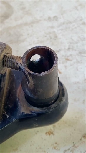 A very easy technique for installing rubber seals.