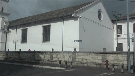 2.5K views · 33 reactions | Salcedo - Ecuador , Noviembre 2025. Interpretan este hermoso tema musical Las Hermanas Badillo Baldeon , Salcedo Tierra mía. | Alonso Morales | Facebook