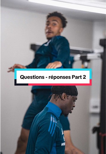 Nos joueurs répondent à vos questions : partie 2 👀😅 #rcsa #strasbourg #ligue1 #tiktokfootball #sportstiktok #question #reponse @Ligue 1 McDonald’s