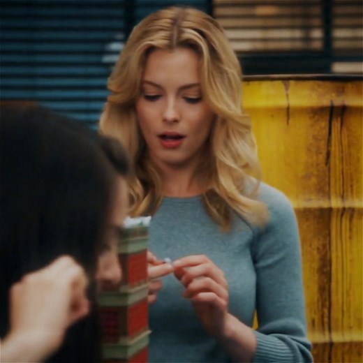 Blonde Love Interest in Psych Major Failures: Deereynolds & Britta Perry