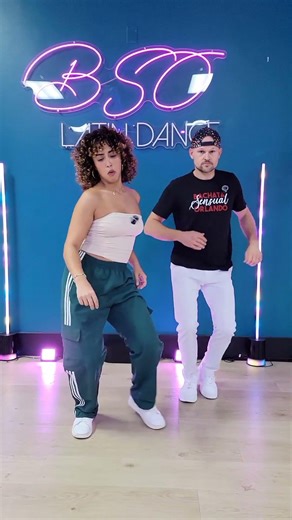 Bachata Dominicana — Lateral Taps: Air vs Behind