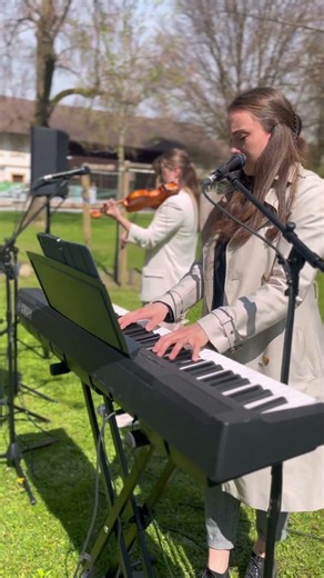 Moon river (violin and piano) - Wedding music by Amabile