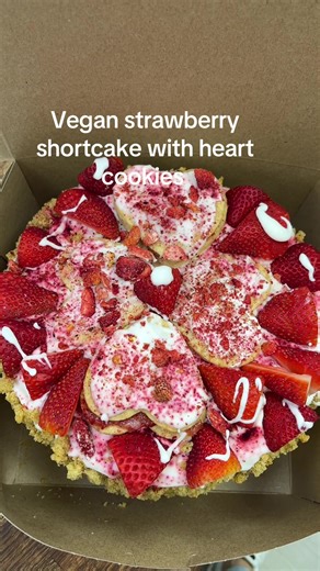 Vegan strawberry shortcake #strawberryshortcake #nyc #nycfood #bakery #fyp