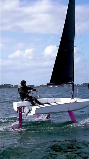 How a #foiling dinghy take-off ?