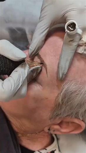 ✨ What Is Microblading Eyebrows — And Why Natural Matters ✨...