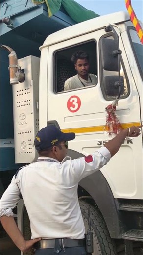 Heavy Vehicle Wrong Side से न चलाएँ ⚠️ #TrafficRules #RoadSafety #shorts