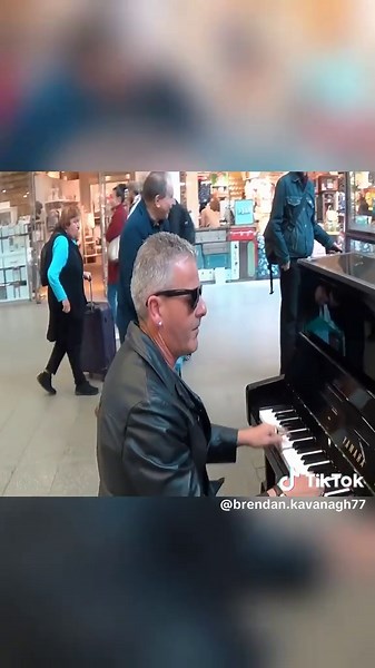 Public Piano Covers: Engaging Reactions to Music