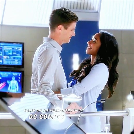 Do you wanna get out of here? 👀 #theflash #barryallen #iriswest #wallywest #shorts