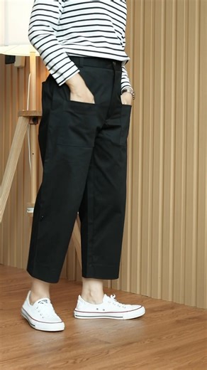 HARU TAPERED PANTS – สีดำ กางเกงมินิมอลที่ “คุณแม่ก็ใส่ได้ เท่ เนี้ยบ ดูดีทุกวัน” • ทรงขาปลายสอบ เนี้ยบ ดูเรียบร้อย ใส่ไปไหนก็มั่นใจ • ผ้า Cotton Spandex นุ่ม ยืดเล็กน้อย เคลื่อนไหวสะดวก • ความยาวครอปพอดี ไม่ต้องตัดขา • กระเป๋า 5 ใบ ใช้งานได้จริง • สีดำคลาสสิก แมตช์ง่าย เข้ากับทุกลุค 💰 ราคา • S, M = 390.- (L 20.-) • ค่าส่ง 50.- 🎁 โปรพิเศษ • ซื้อ 2 ตัว — ส่งฟรี • ซื้อ 3 ตัว — ส่งฟรี ลดเพิ่ม 50.- • เก็บเงินปลายทาง ไม่บวกเพิ่ม สั่งซื้อเลย 👉 คลิกที่นี่ #HaruTaperedPants #กางเกงสีดำ #กางเกงมินิมอล