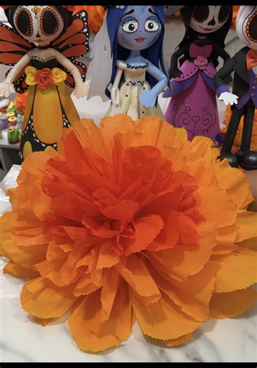 Cómo hacer flor de cempasúchil gigante con papel crepé