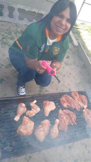 187 reactions | Jul stories is goud! ✨ Kyk hierdie lekker braai oomblikke op die plaas en in die stad.  Los vir ons ’n kommentaar en vertel hoe jy daardie boer in jou uitleef!  #OBARO #InLynMetDieBoer #ElkeenHetnBietjieBoer | OBARO | Facebook