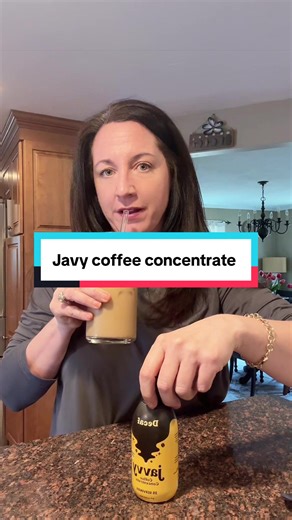 Javvy Coffee Concentrate is the easiest way to make instant iced coffee at home without the daily coffee shop run. This cold brew coffee concentrate makes smooth iced coffee, flavored coffee drinks, and homemade coffee recipes in seconds. Just mix Javvy coffee concentrate with water, milk, or your favorite creamer for a quick cold brew iced coffee, latte, or DIY coffee drink. Perfect for anyone looking for easy iced coffee recipes, at-home coffee bar ideas, coffee concentrate drinks, and afforda